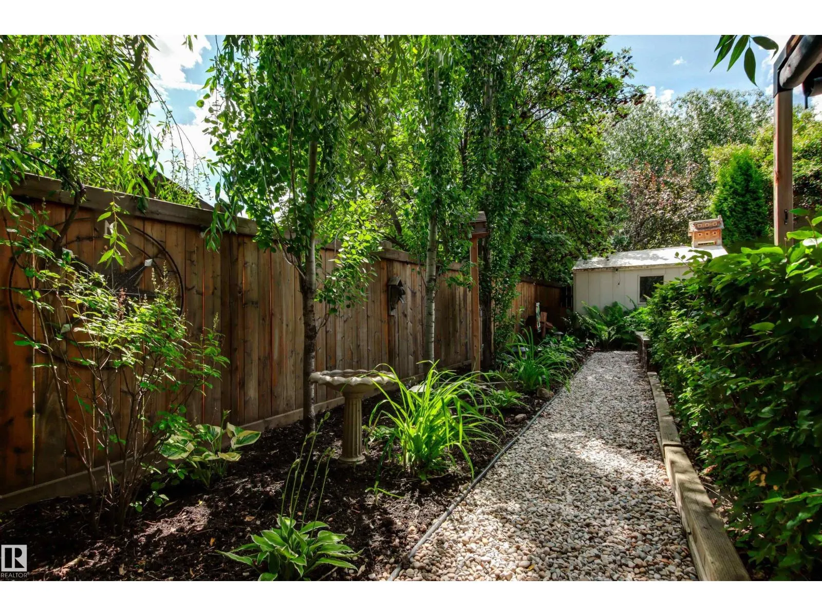 1 LOVATT PL