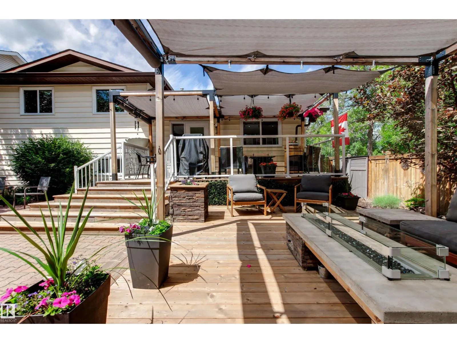 1 LOVATT PL