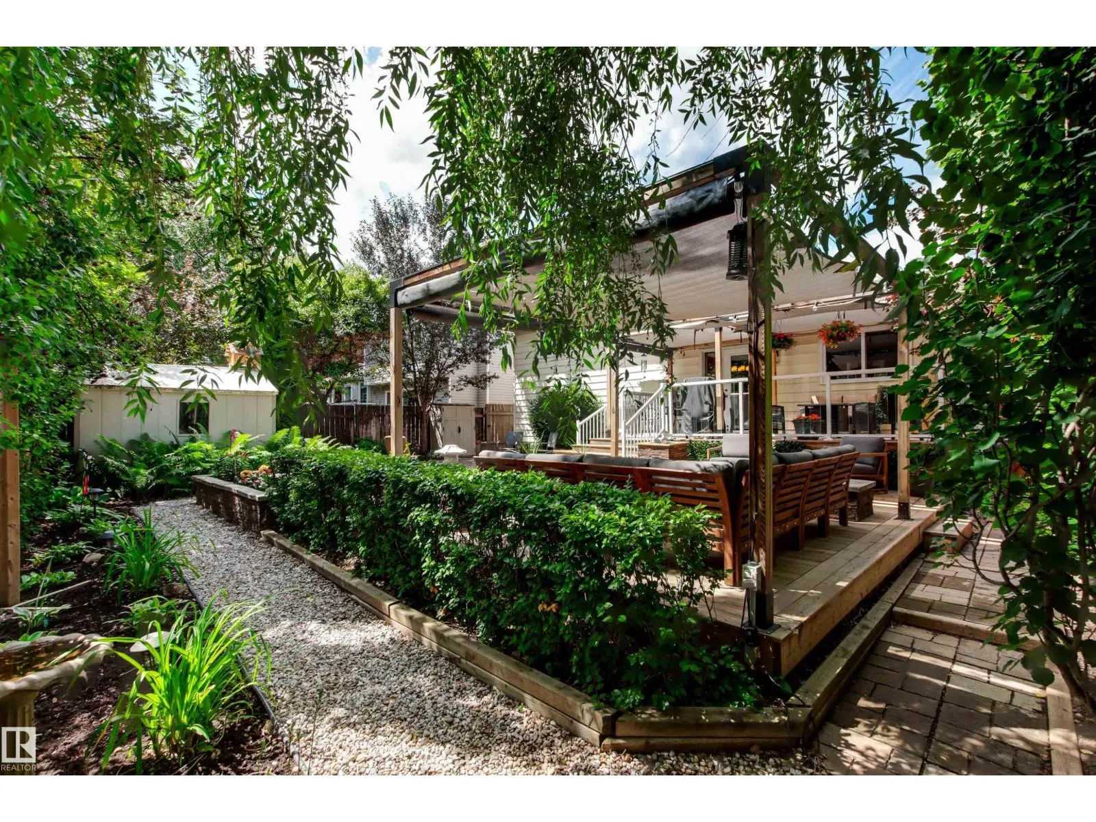 1 LOVATT PL