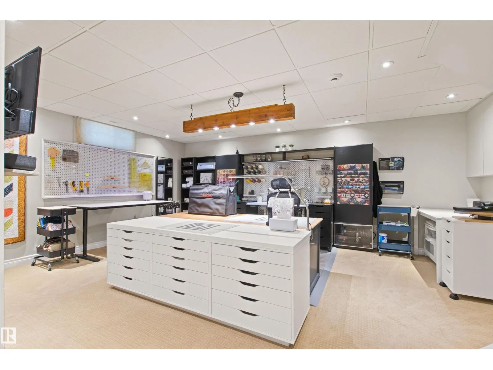 1 LOVATT PL