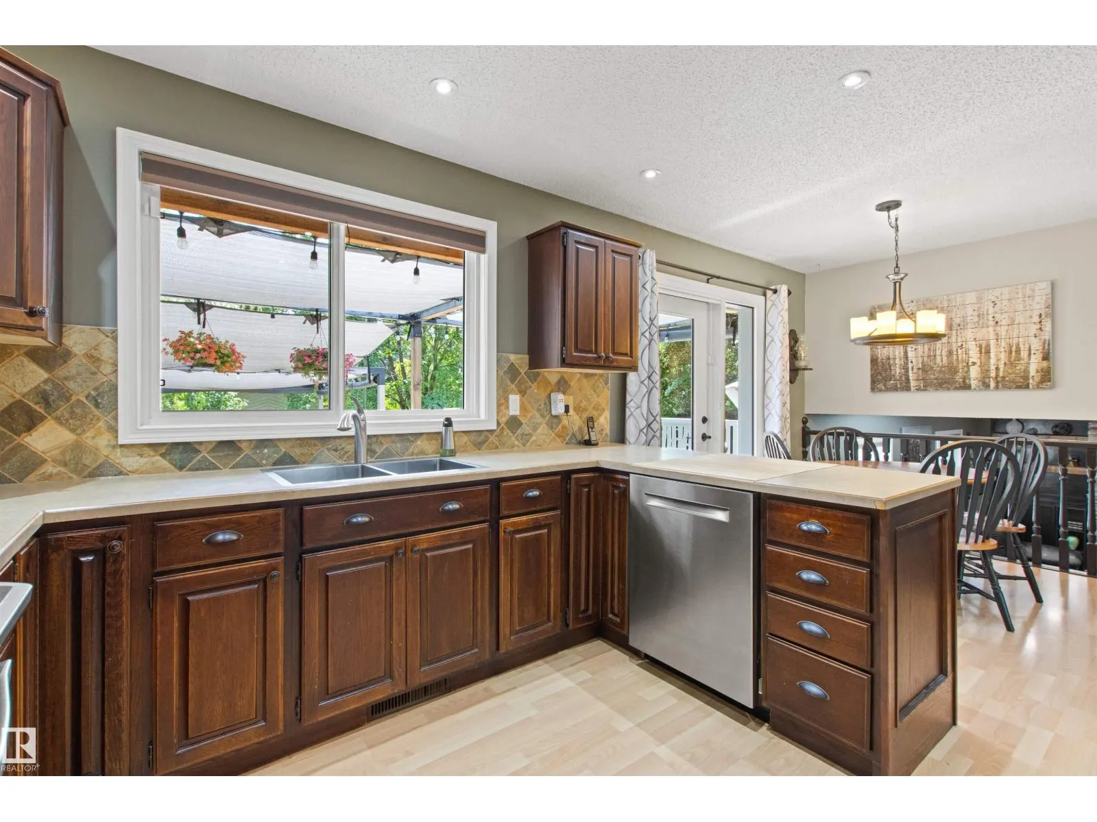 1 LOVATT PL