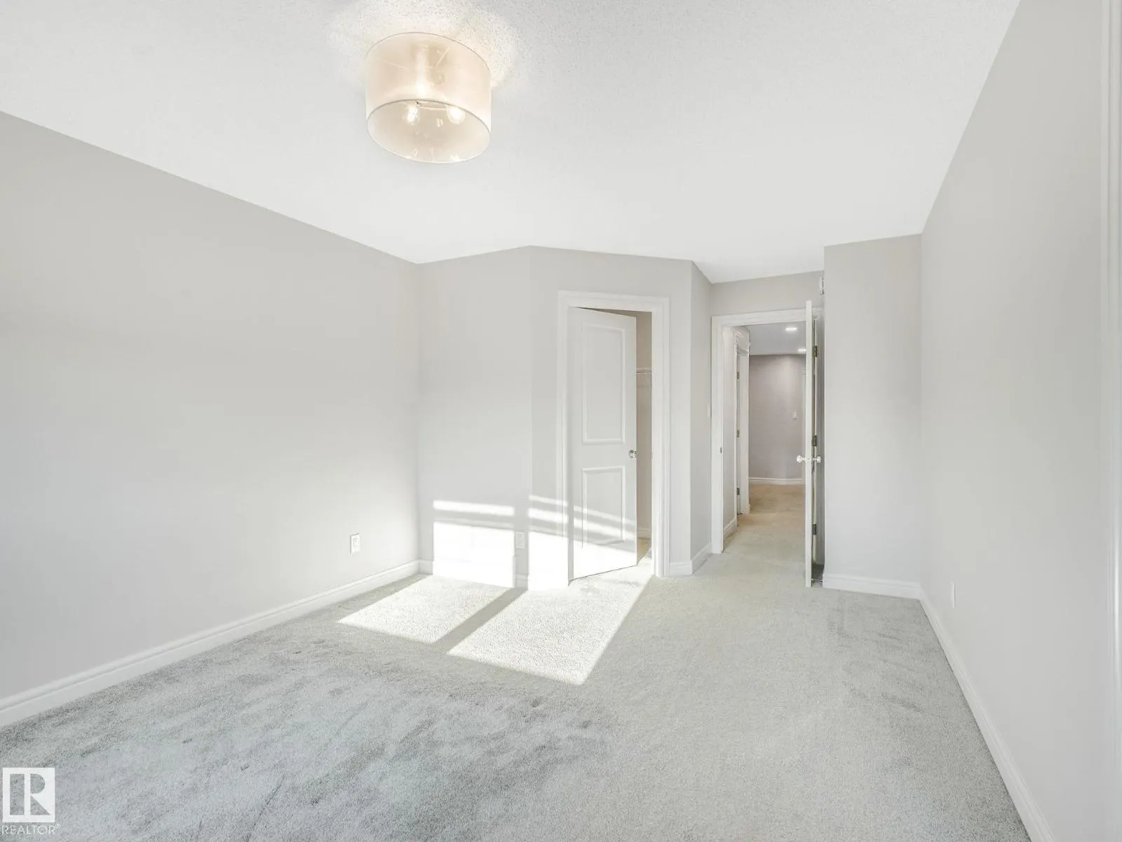 9919 223 ST NW