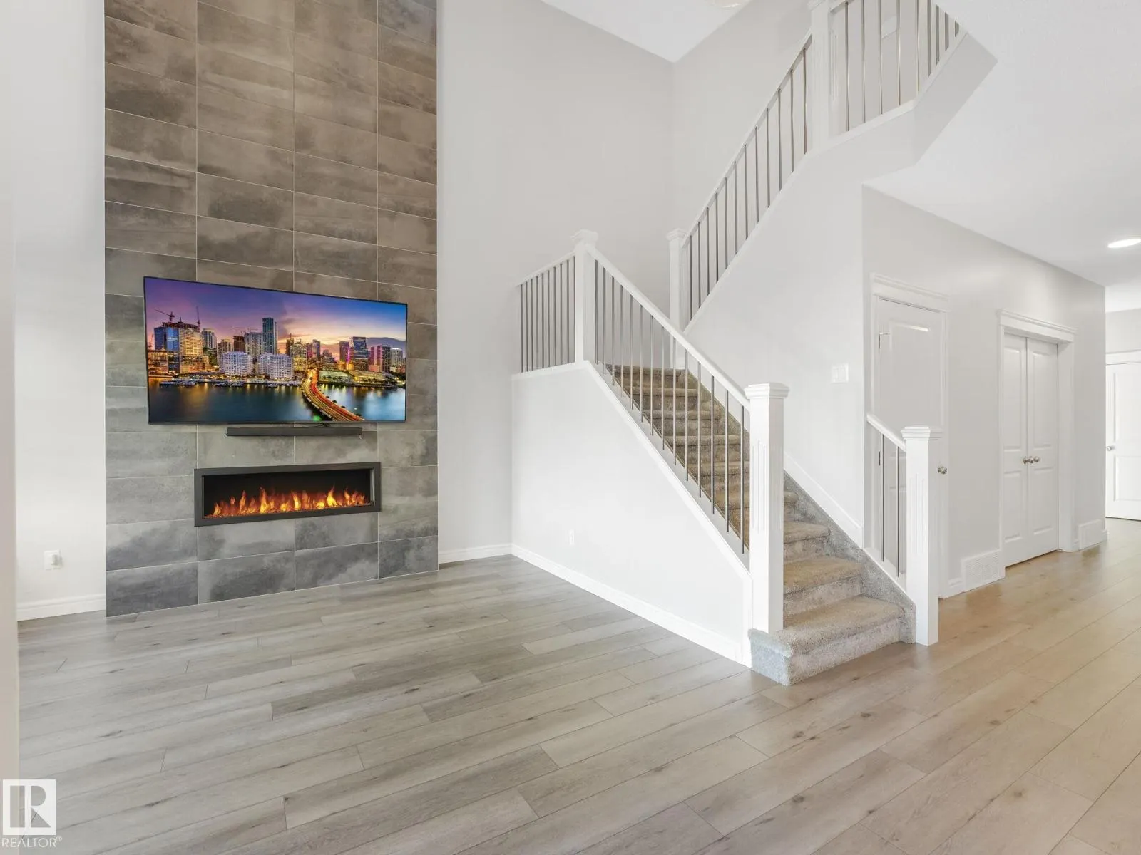 9919 223 ST NW