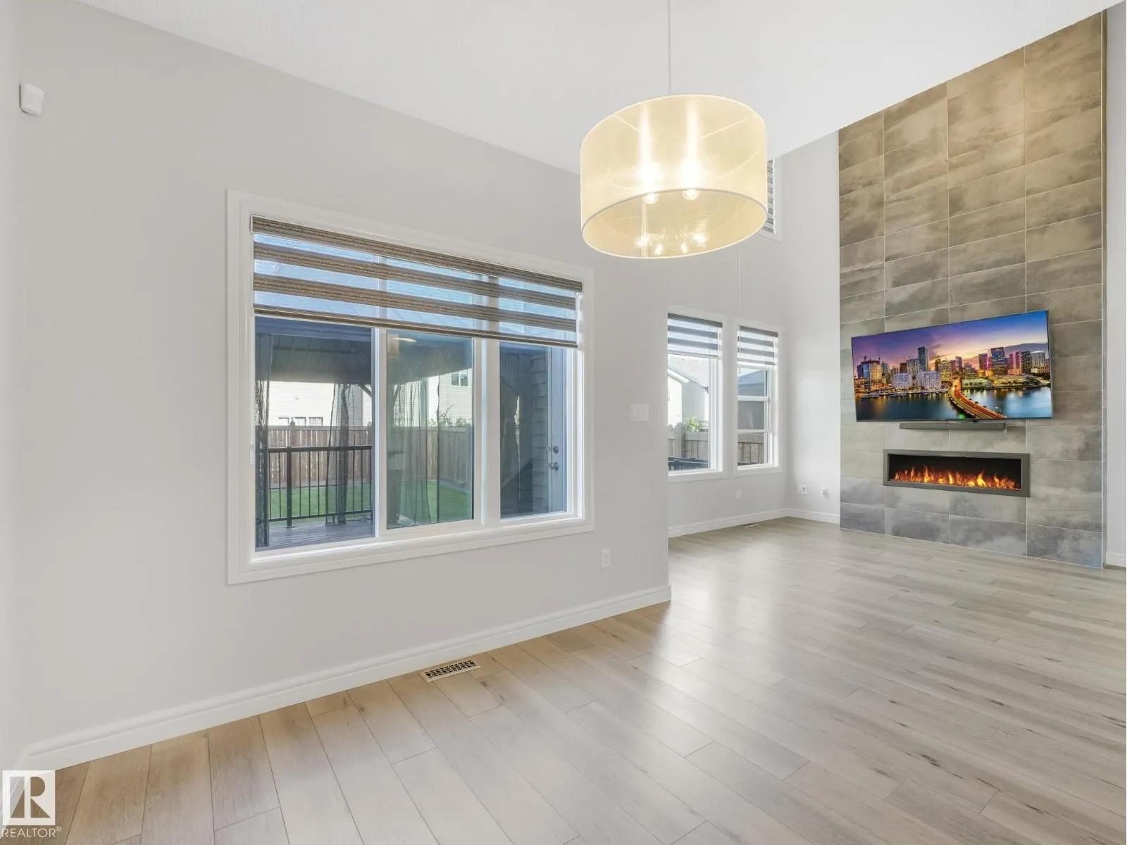 9919 223 ST NW