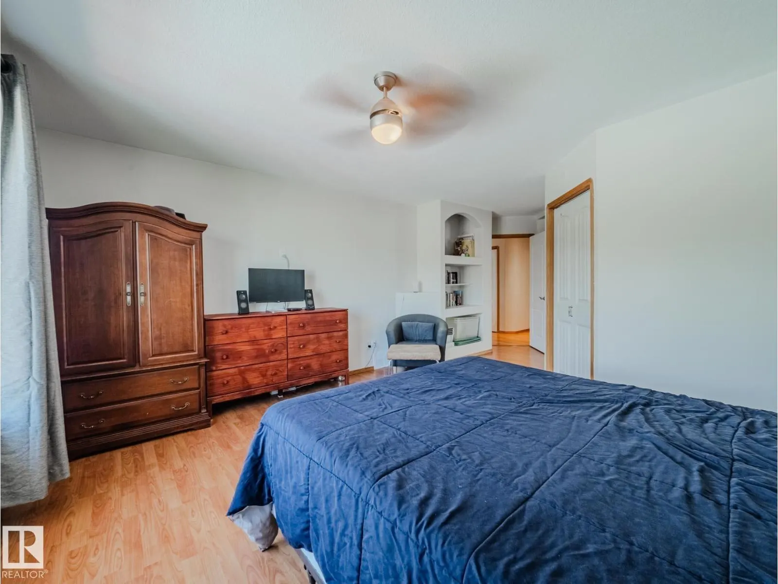 7824 165 AV NW