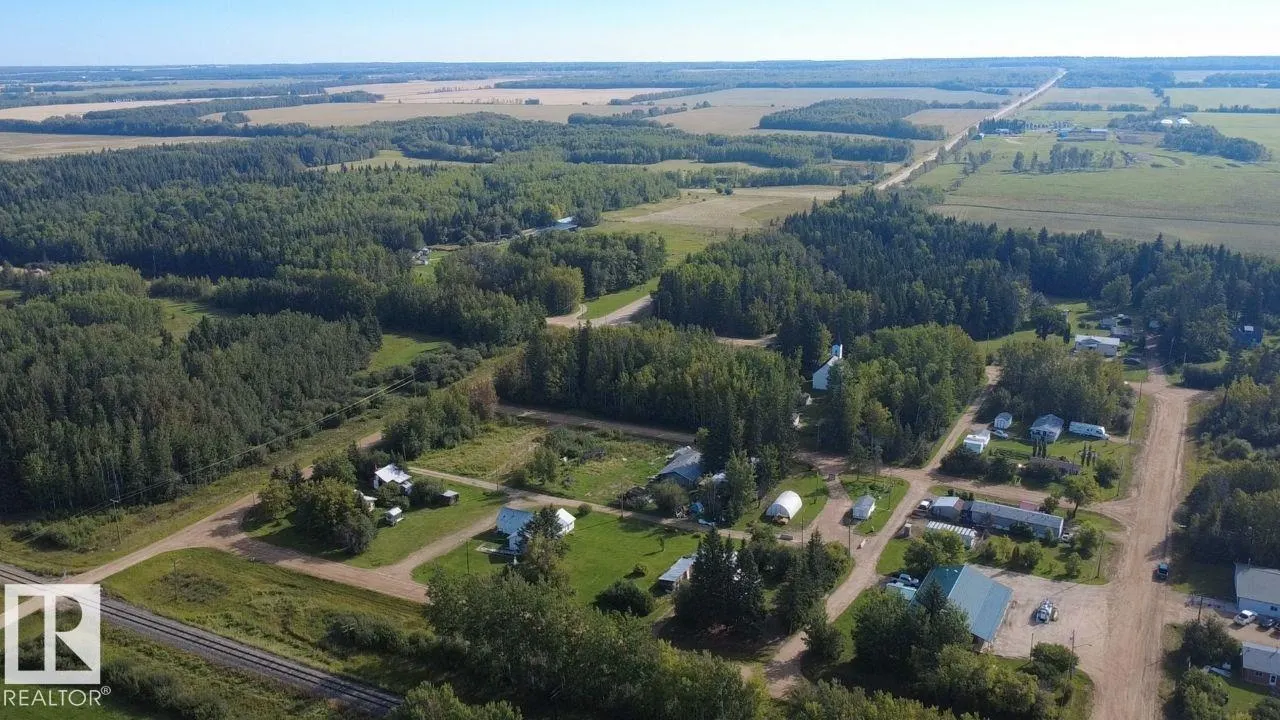 lot 23 S1/2 22 Twp Rde 661