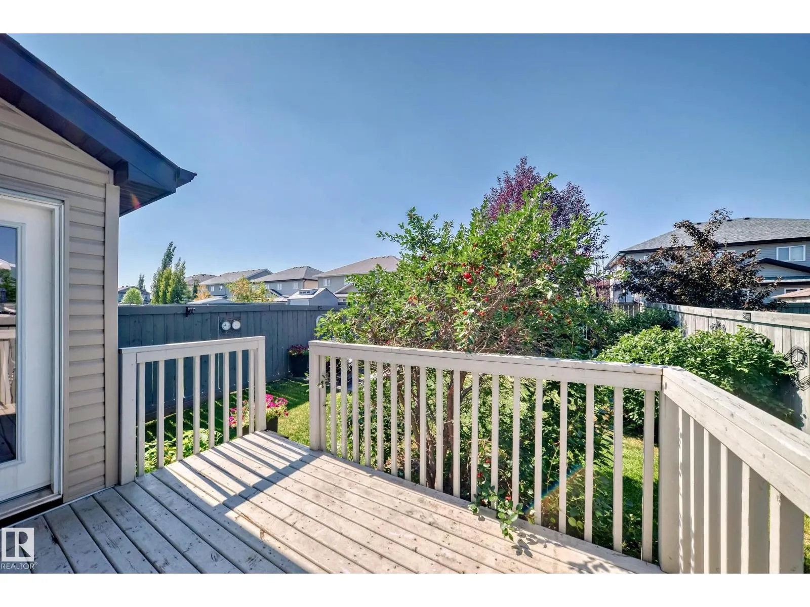 20 Dickens ST