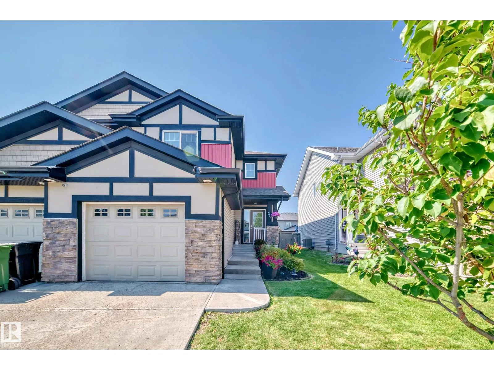 20 Dickens ST