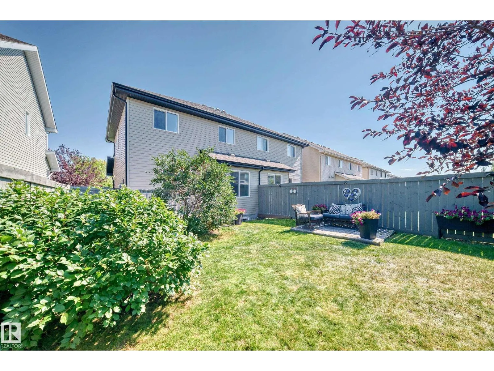 20 Dickens ST