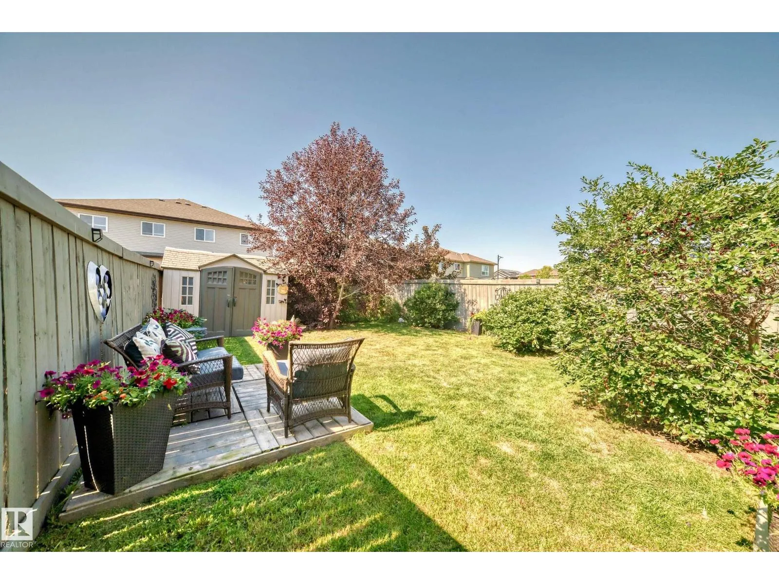 20 Dickens ST