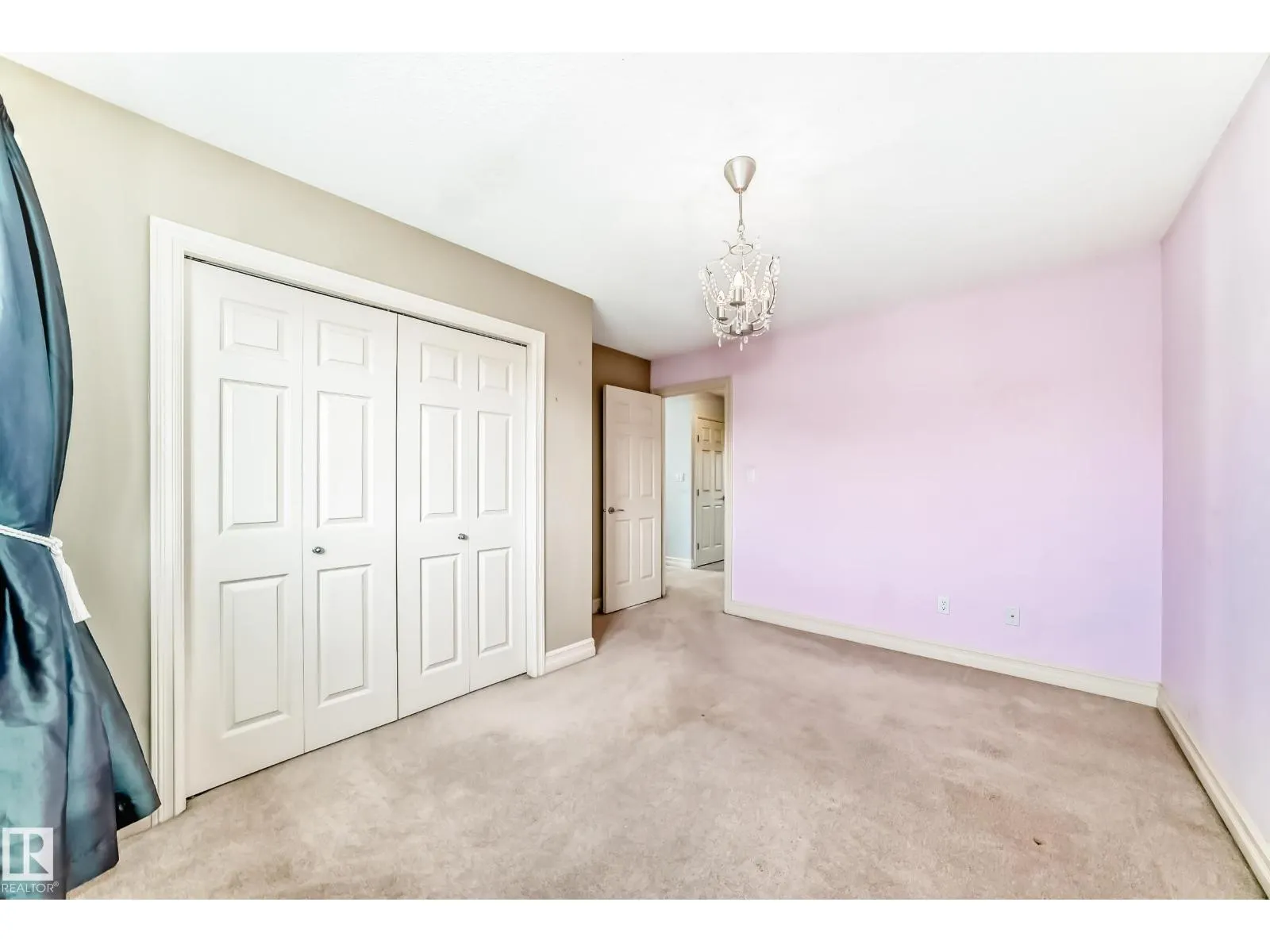 20 Dickens ST