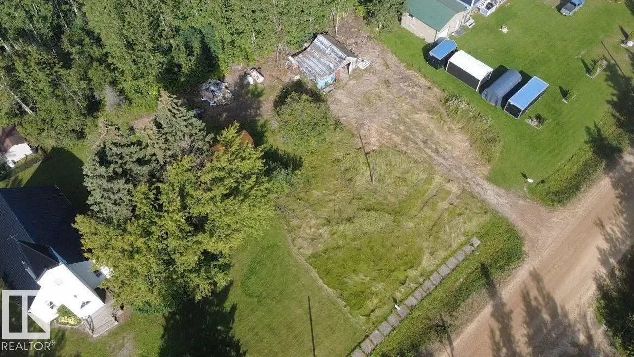 Lots 21 & 22 TWP Rd 661