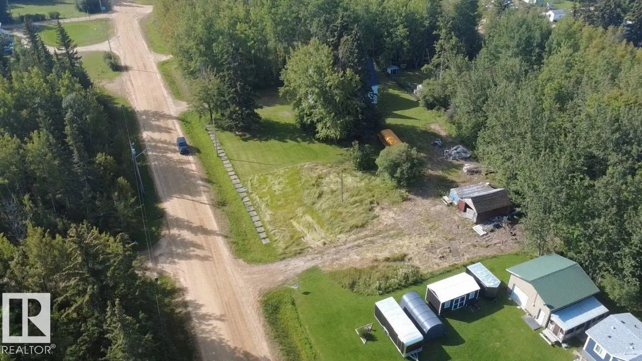 Lots 21 & 22 TWP Rd 661
