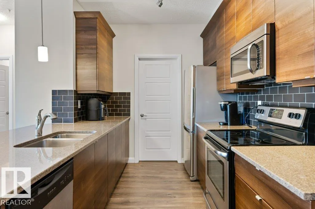#216 2588 ANDERSON WY SW