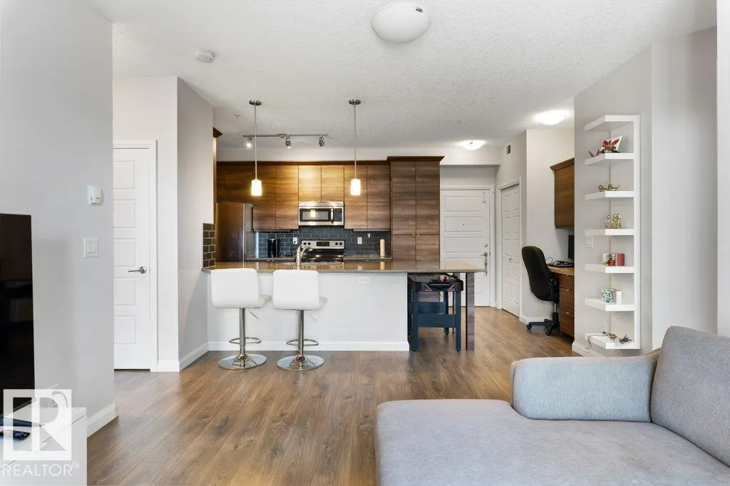 #216 2588 ANDERSON WY SW