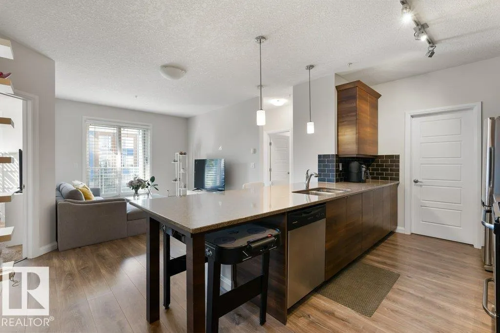 #216 2588 ANDERSON WY SW