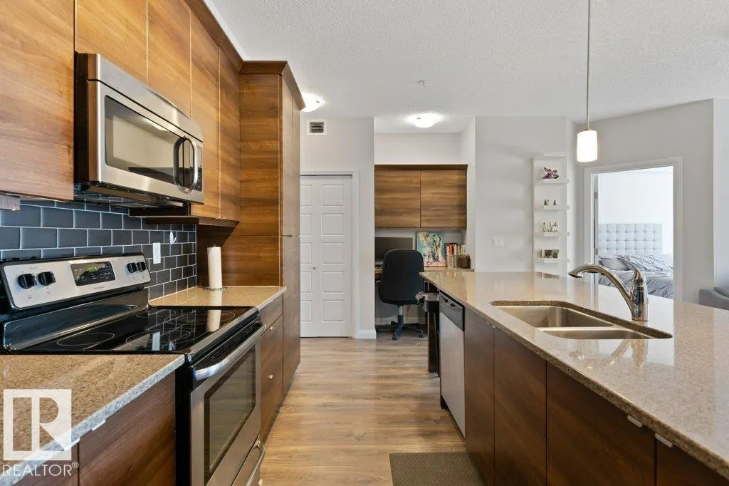 #216 2588 ANDERSON WY SW