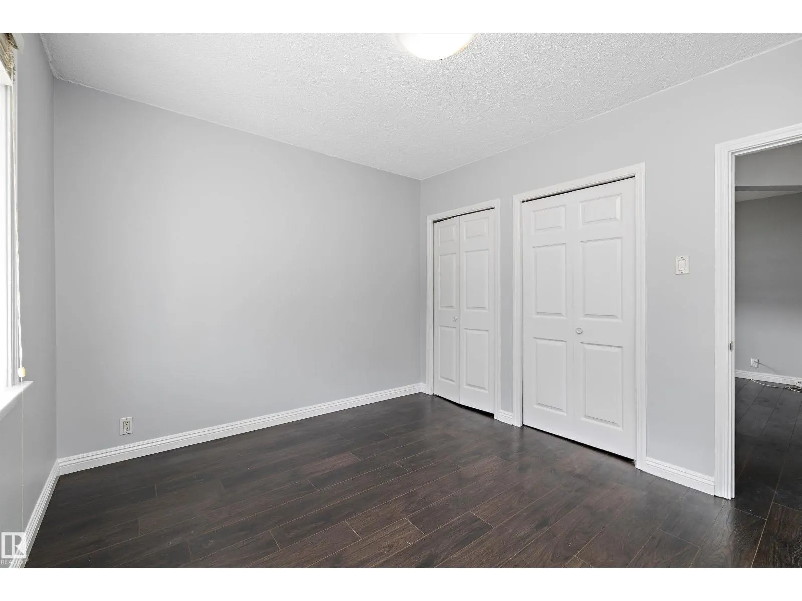 8020 115 AV NW