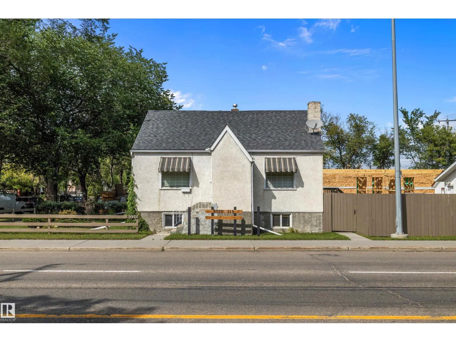 8020 115 AV NW