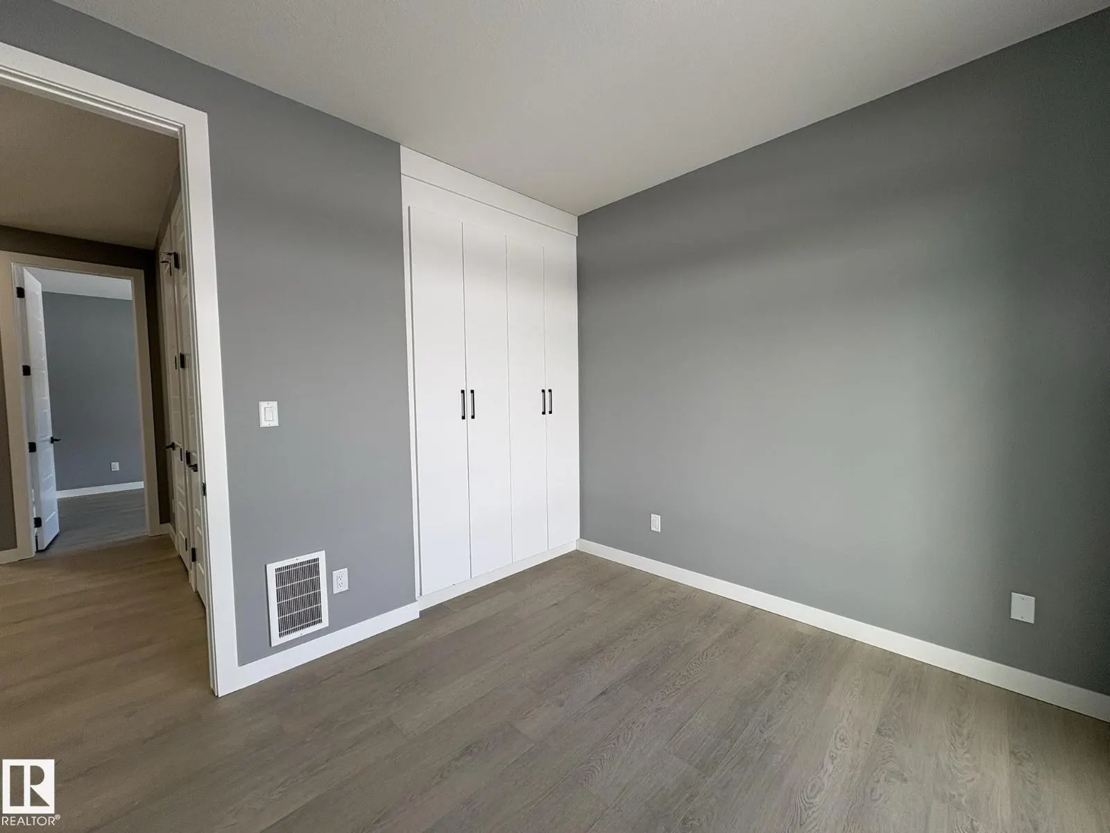 4504 56 AVE