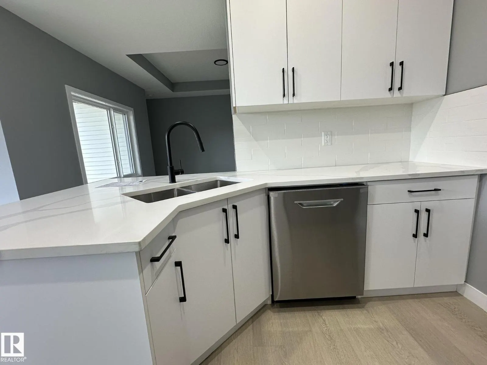 4504 56 AVE