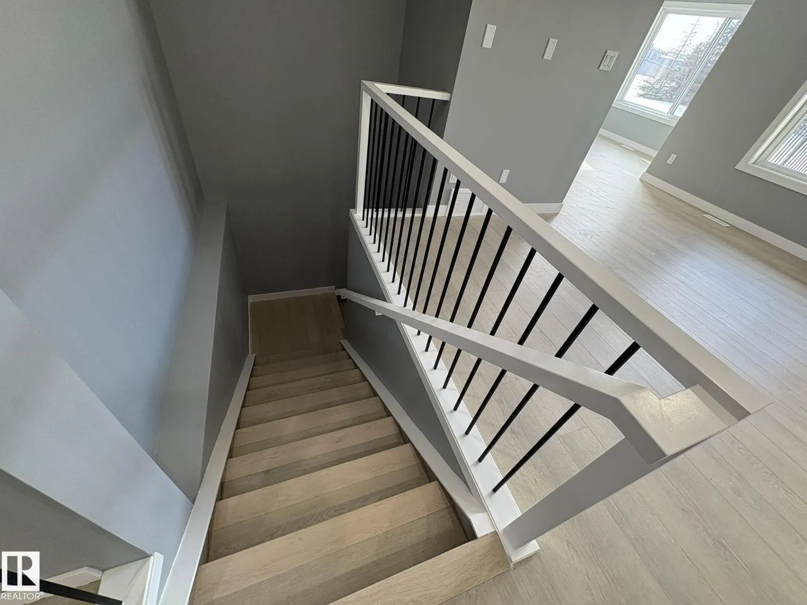 4504 56 AVE