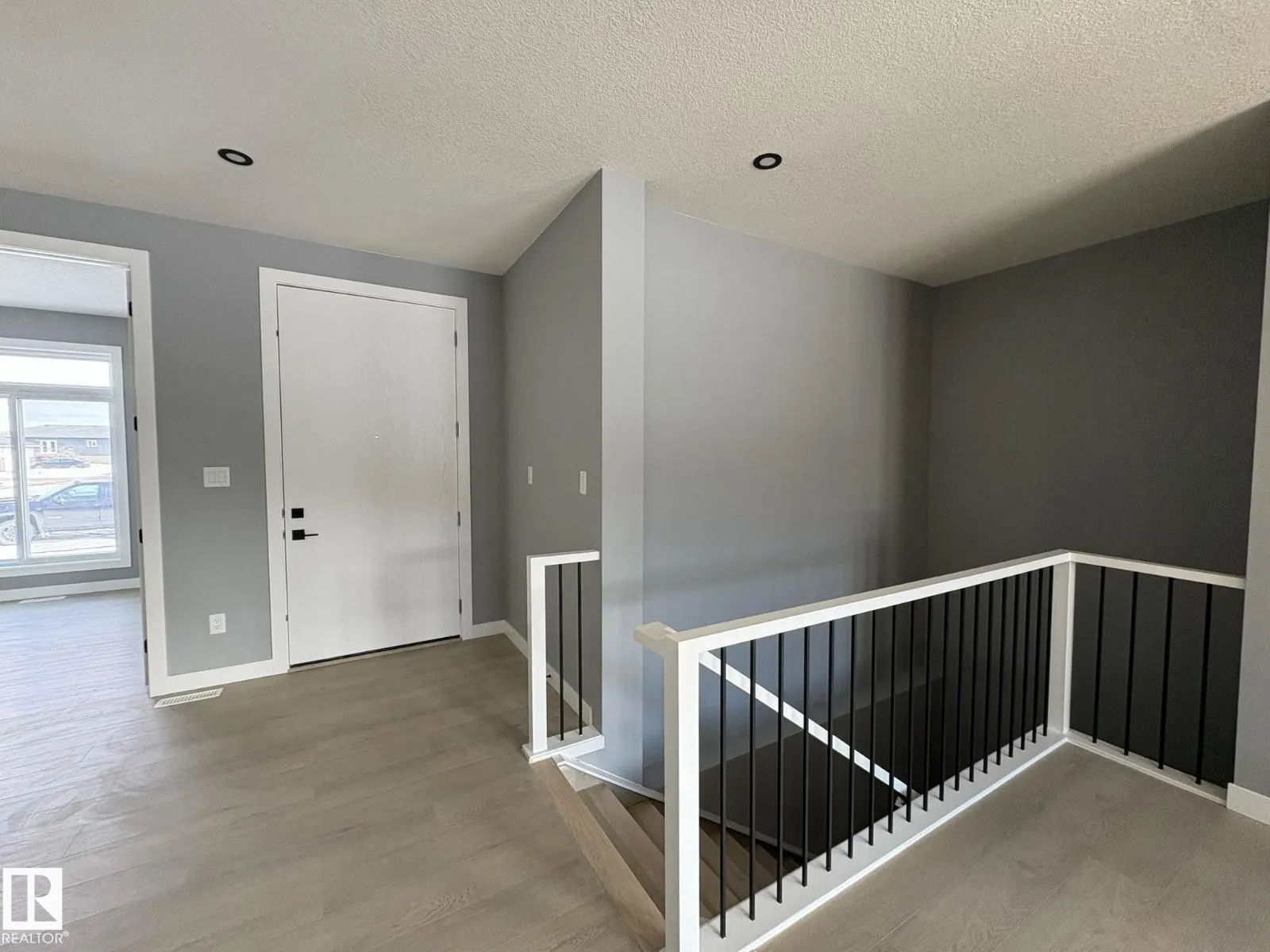 4504 56 AVE