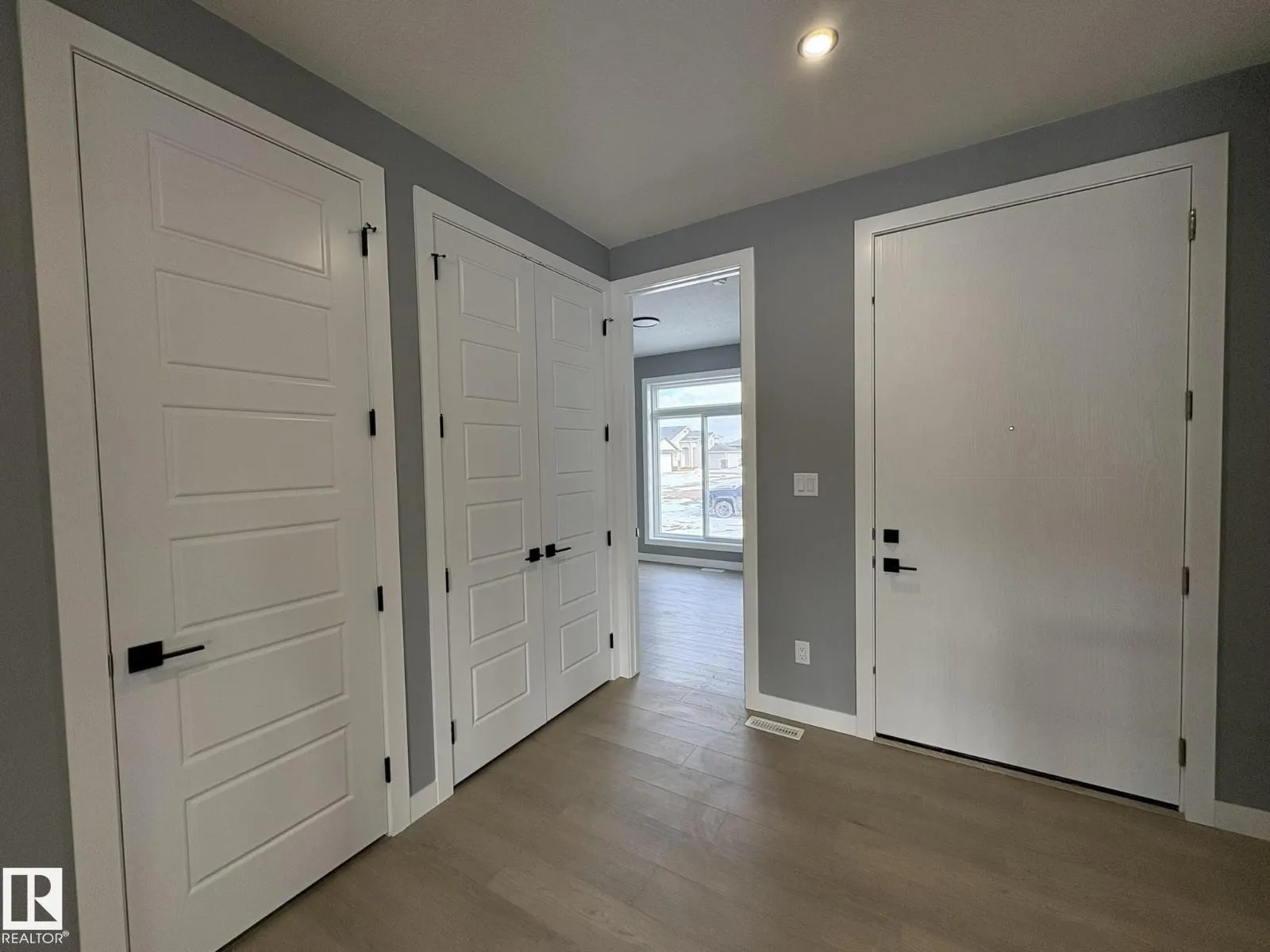 4504 56 AVE