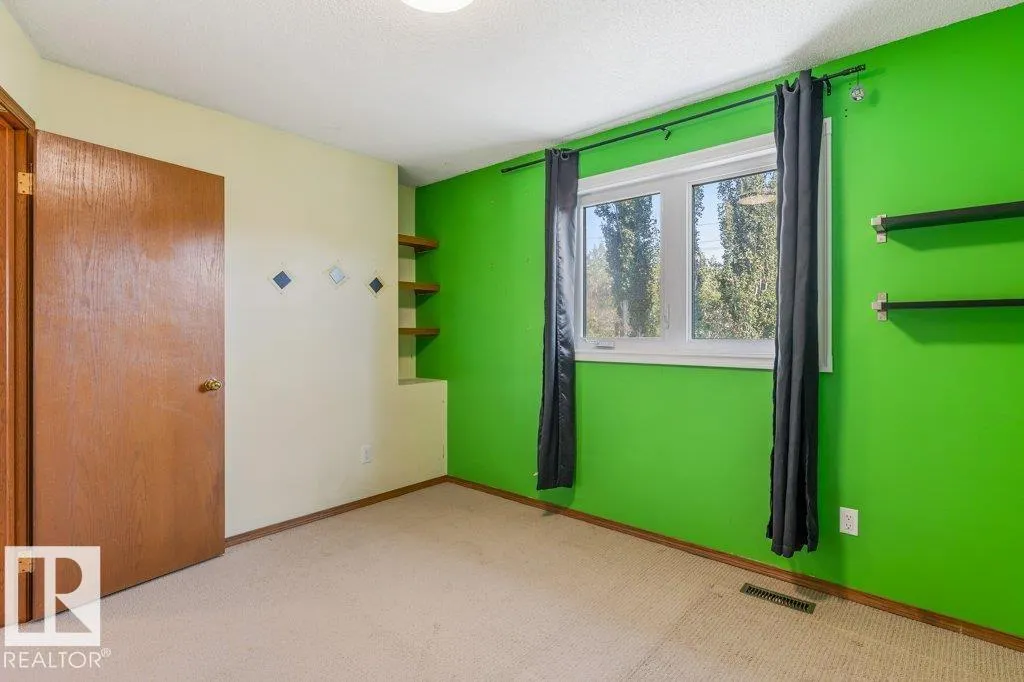 51 ALDERWOOD BLVD