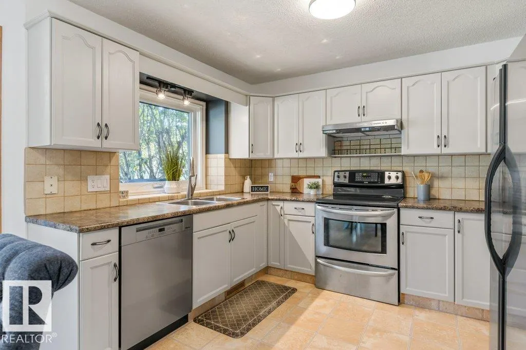 51 ALDERWOOD BLVD