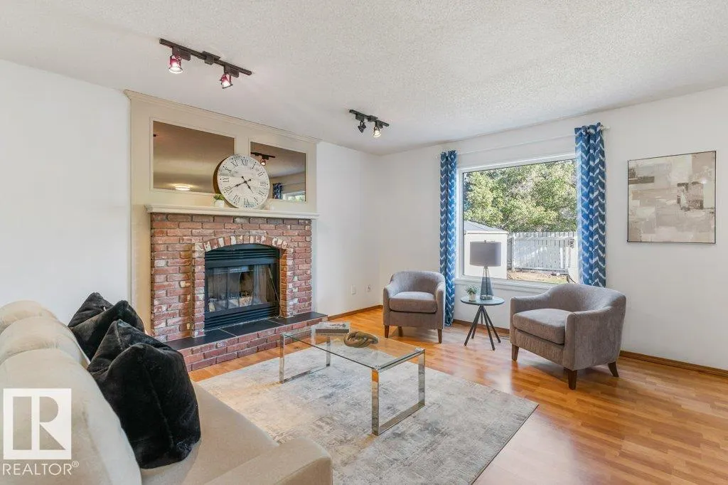 51 ALDERWOOD BLVD