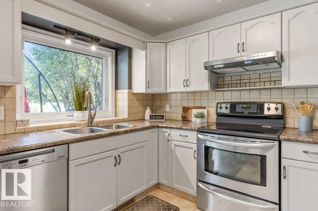 51 ALDERWOOD BLVD