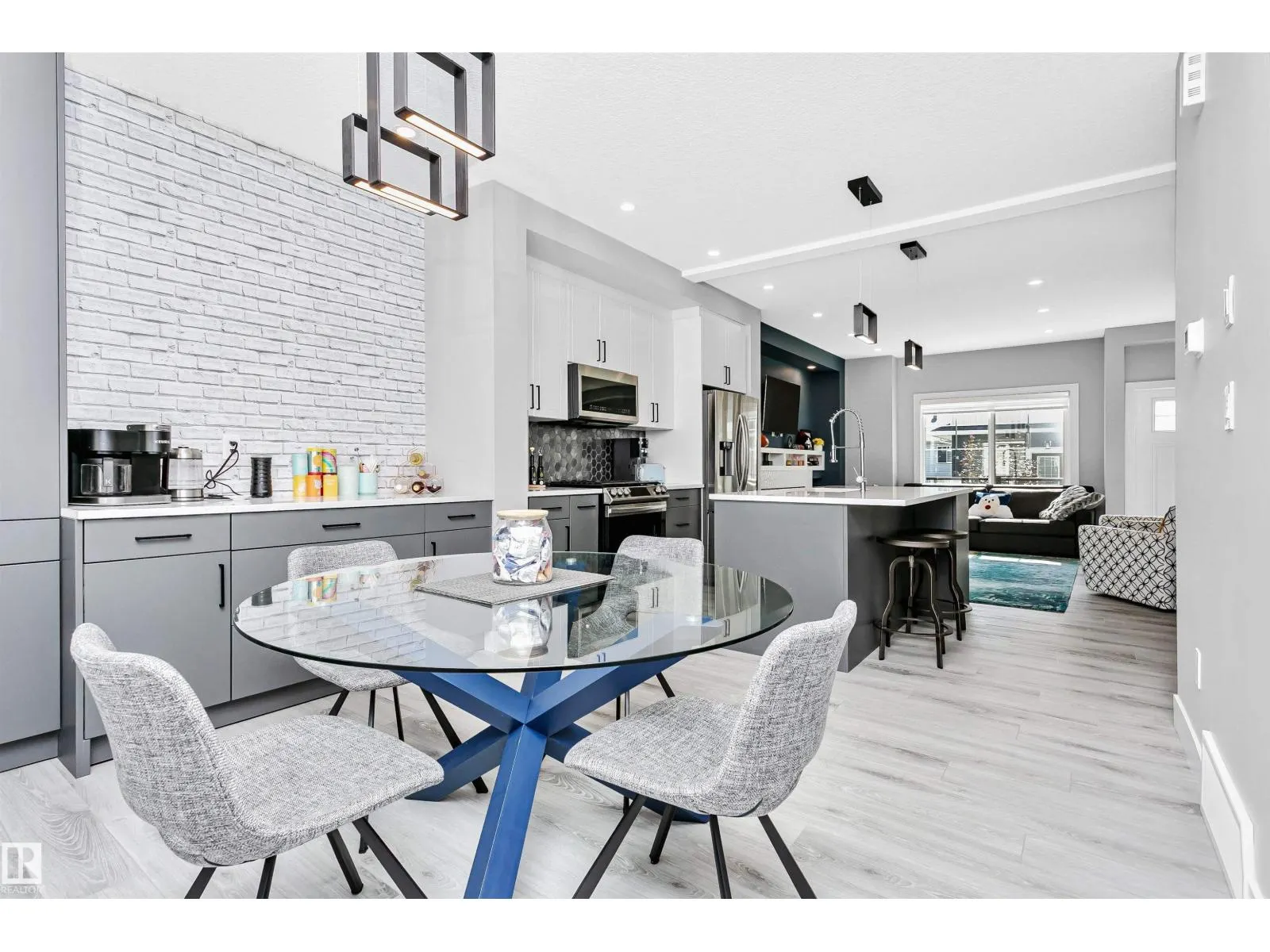 #42 230 EDGEMONT RD NW