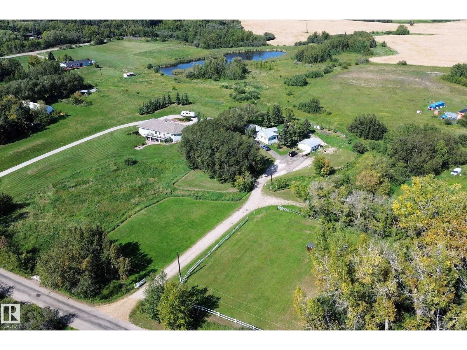 3054 28 AV SW
