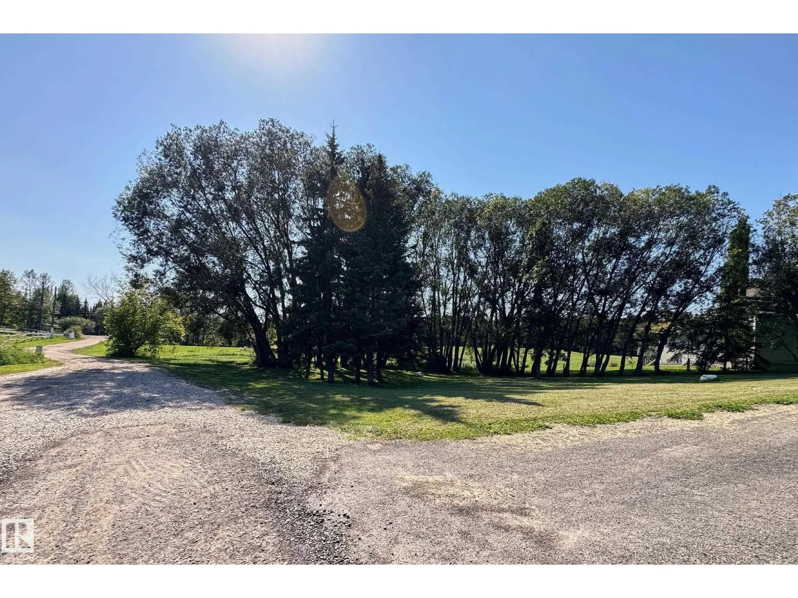 3054 28 AV SW