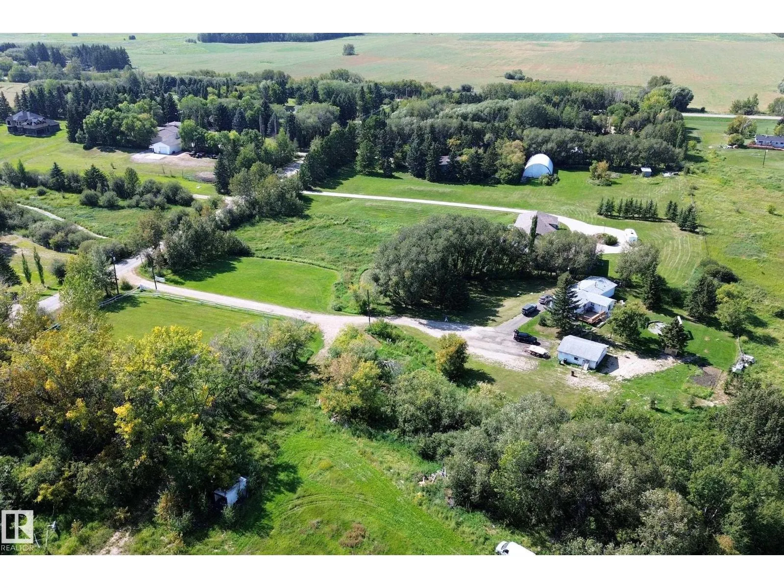 3054 28 AV SW