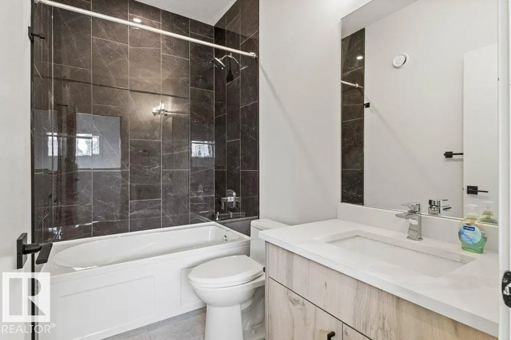 9826 158 ST NW