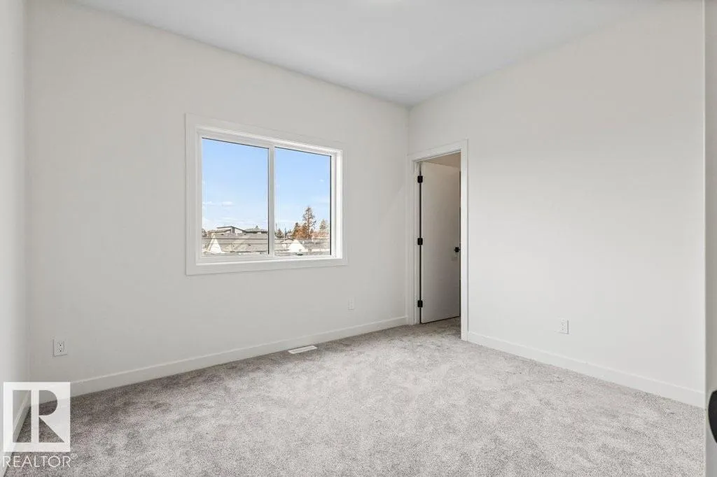 9826 158 ST NW