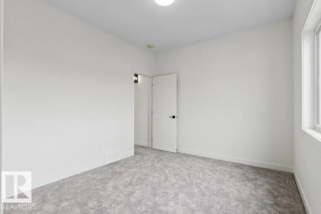 9826 158 ST NW