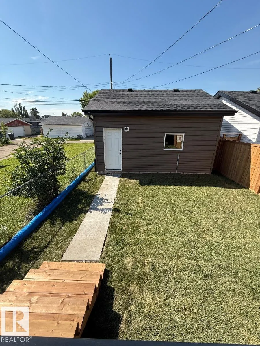 9826 158 ST NW
