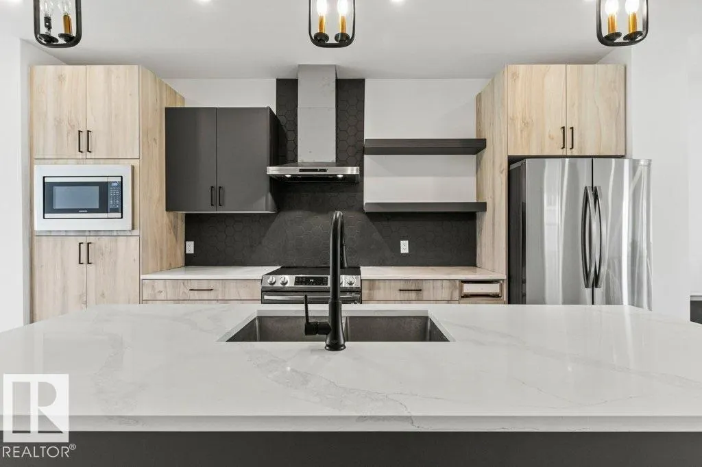 9826 158 ST NW