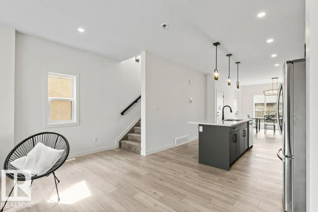 9826 158 ST NW