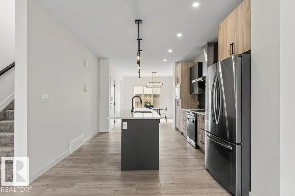 9826 158 ST NW