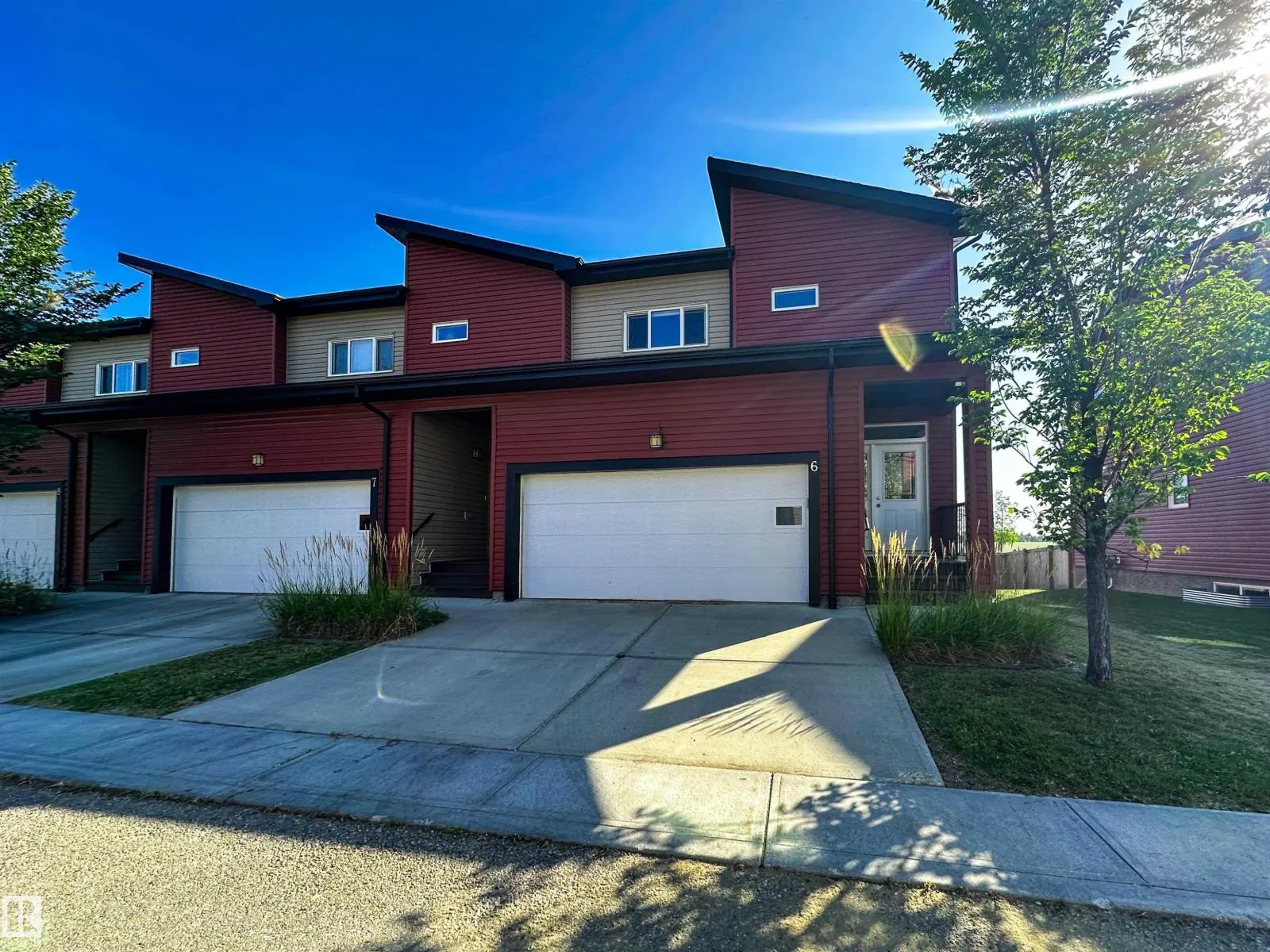 #6 16537 130A ST NW