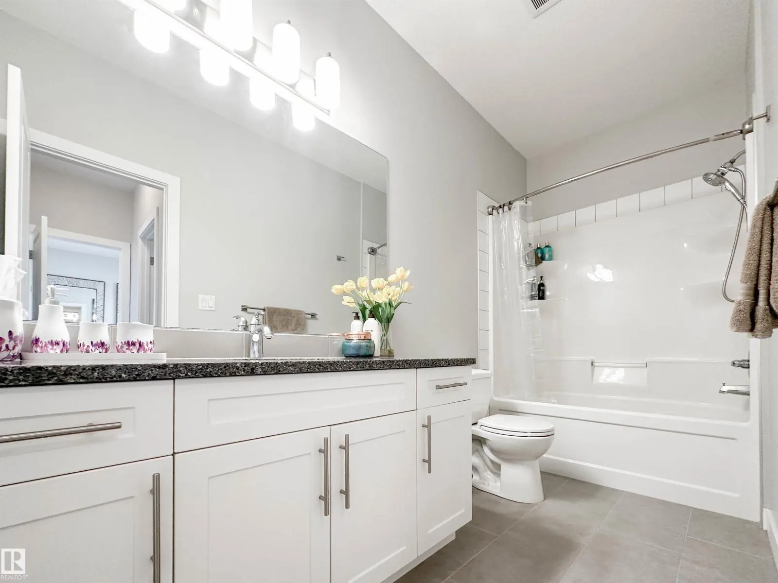 #6 16537 130A ST NW