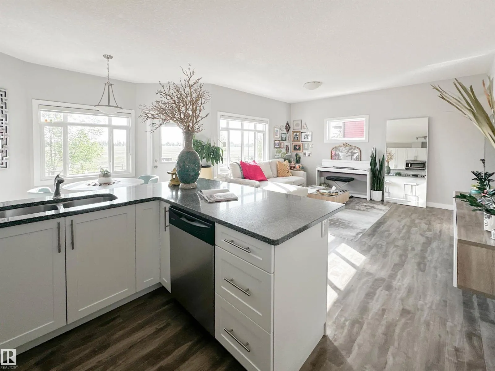 #6 16537 130A ST NW