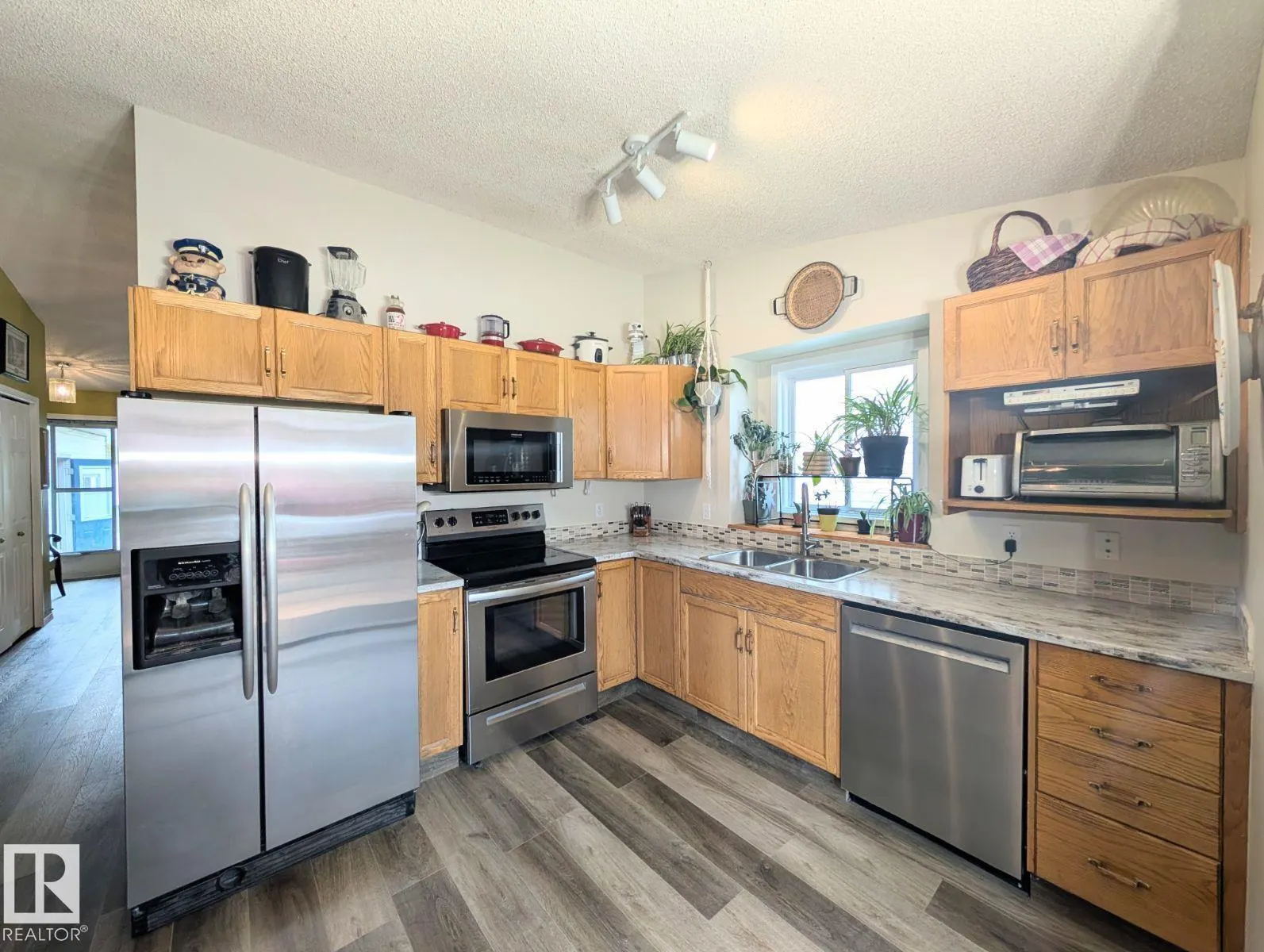 4411 42 ST