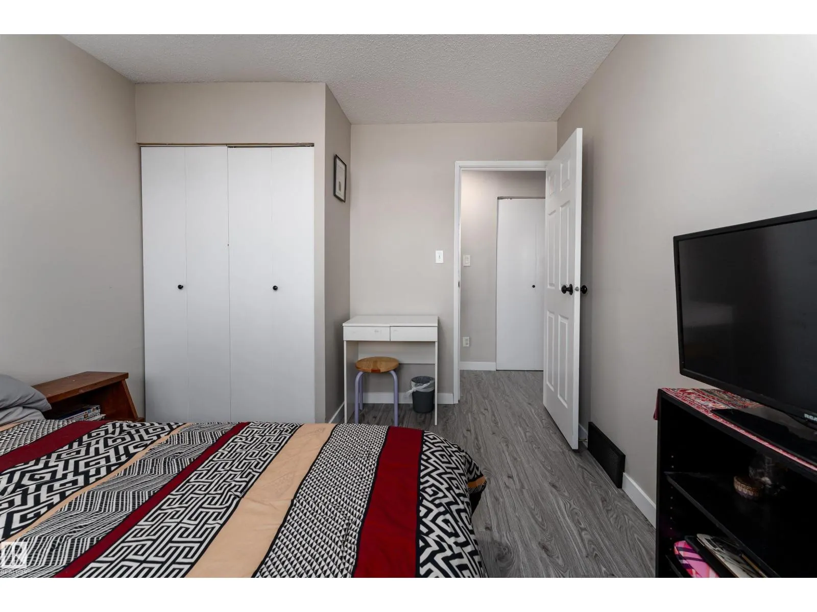 #12 14230 80 ST NW