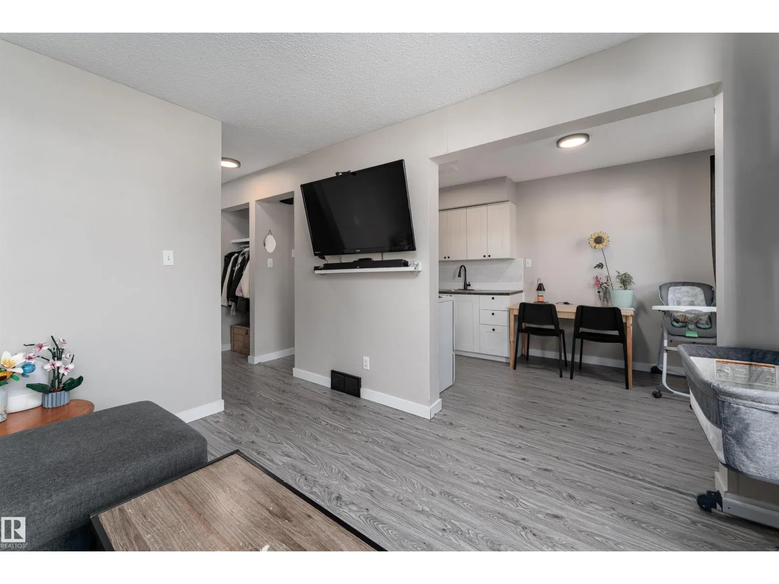 #12 14230 80 ST NW