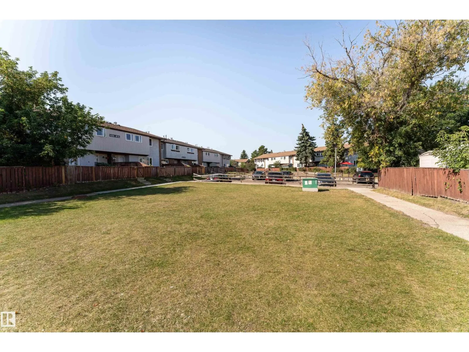 #12 14230 80 ST NW